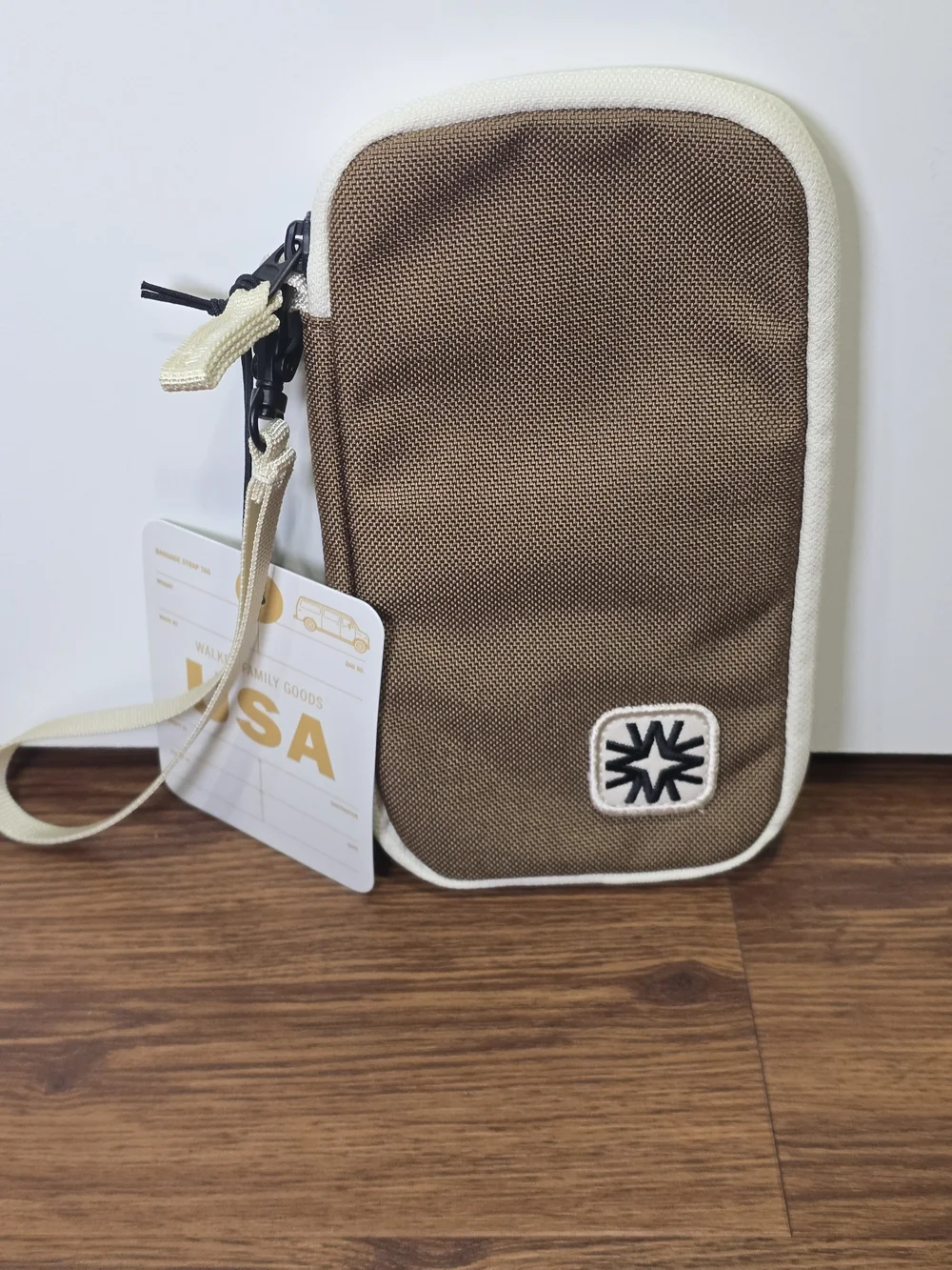 Walker Family Goods Mylee Zipper Clutch Pouch Honey NWT